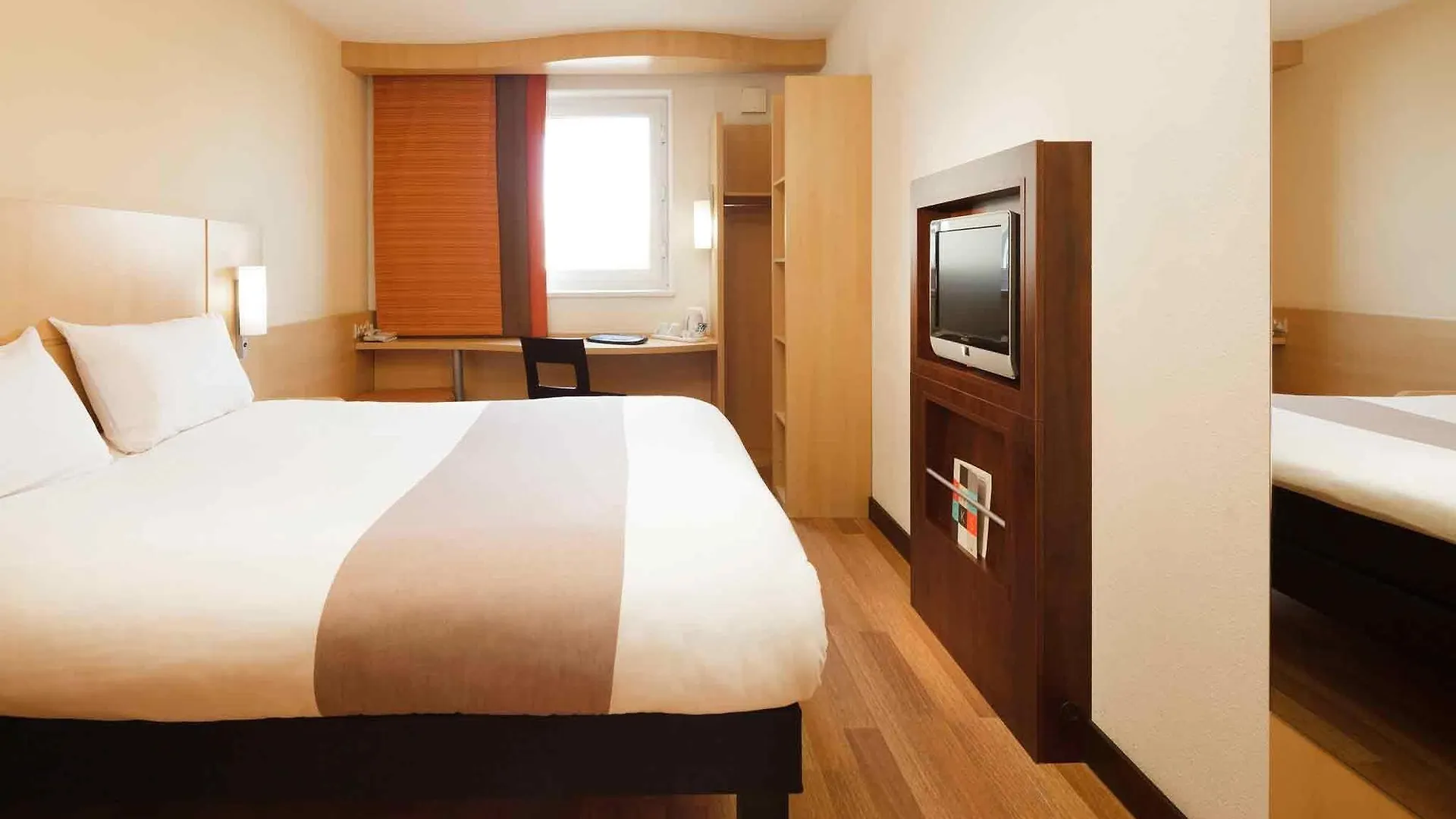 Ibis London Docklands Canary Wharf Hotel