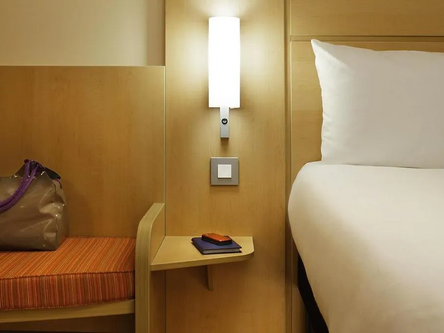 *** Hotel Ibis London Docklands Canary Wharf United Kingdom